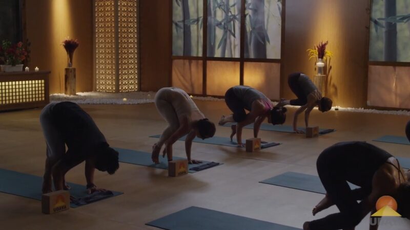 Blindfolded Hot Yoga: 3 Reasons you Should Try Eyes Wide Shut